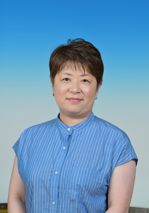 Yuko Makio, Office (School Secretary), <Br>Bus Monitor (Bus #3: am)