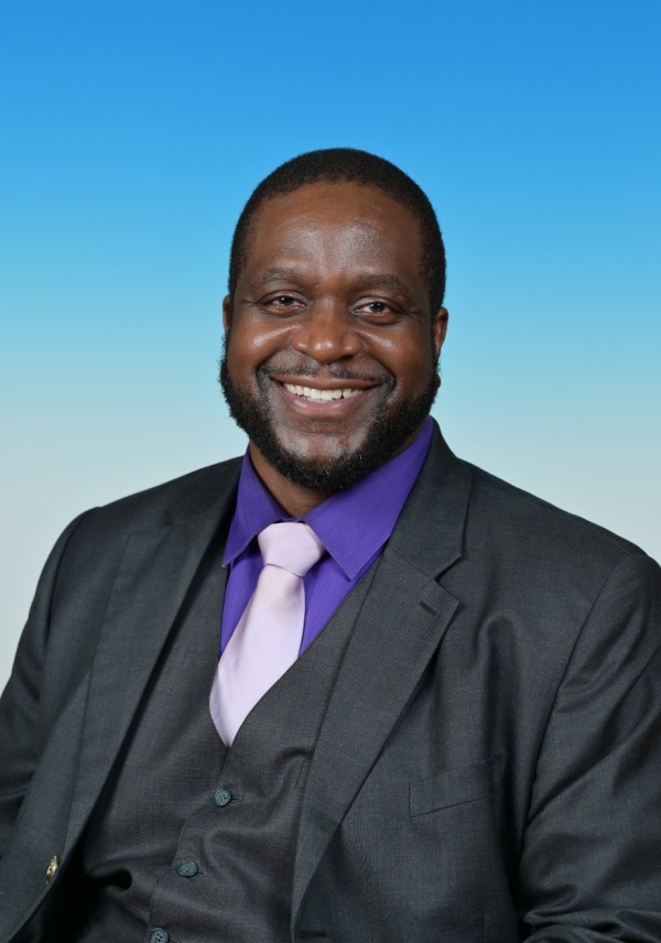 Robert Washington, Secondary Vice Principal, <Br>Biology, <Br>G10 Advisor